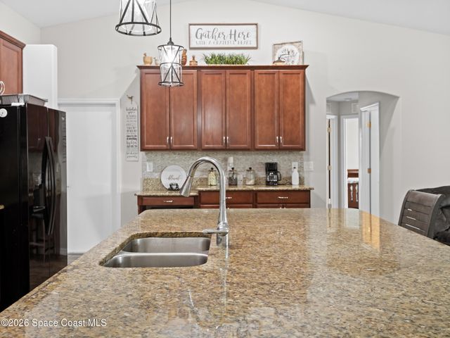 1201 Roslyn Avenue NW, Palm Bay, FL 32907