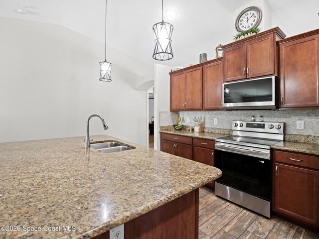 1201 Roslyn Avenue NW, Palm Bay, FL 32907