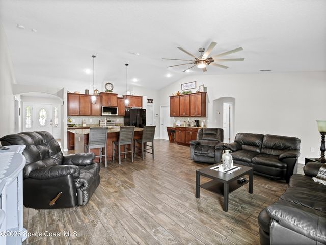 1201 Roslyn Avenue NW, Palm Bay, FL 32907