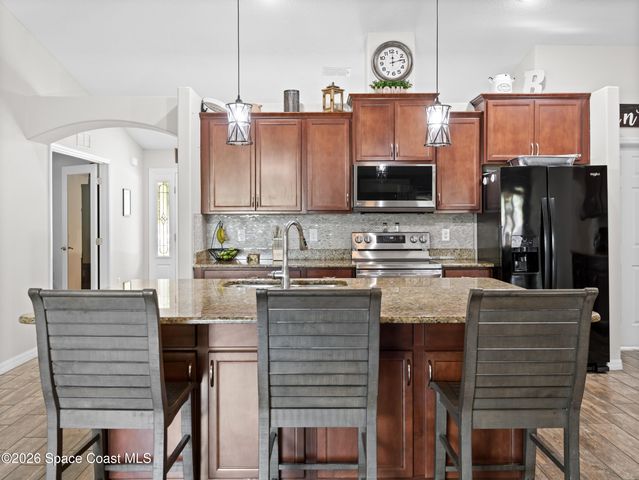 1201 Roslyn Avenue NW, Palm Bay, FL 32907