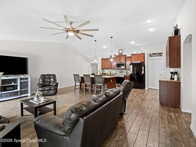 1201 Roslyn Avenue NW, Palm Bay, FL 32907