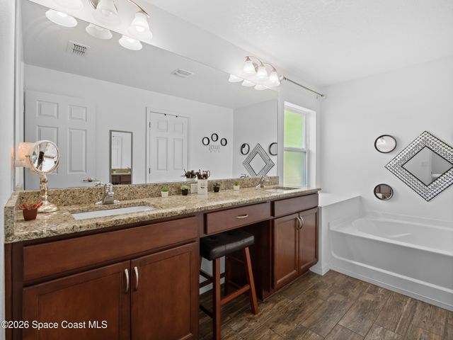 1201 Roslyn Avenue NW, Palm Bay, FL 32907