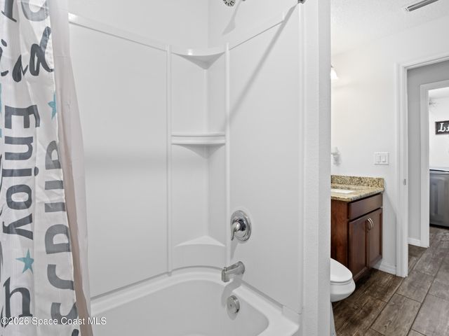 1201 Roslyn Avenue NW, Palm Bay, FL 32907