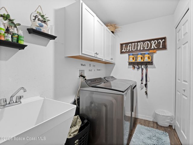 1201 Roslyn Avenue NW, Palm Bay, FL 32907