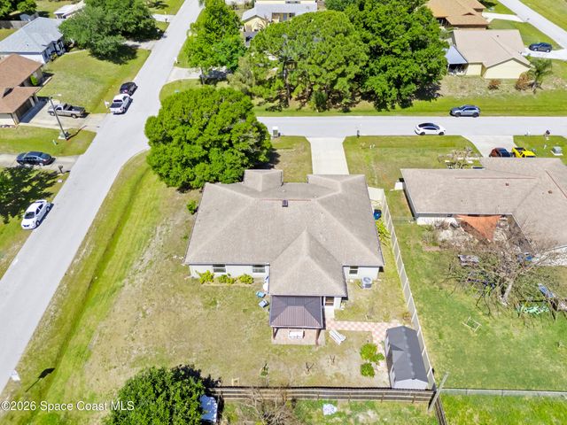 1201 Roslyn Avenue NW, Palm Bay, FL 32907