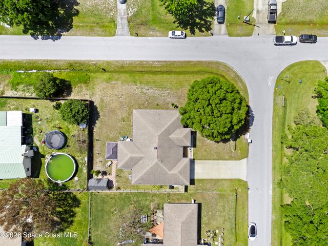 1201 Roslyn Avenue NW, Palm Bay, FL 32907