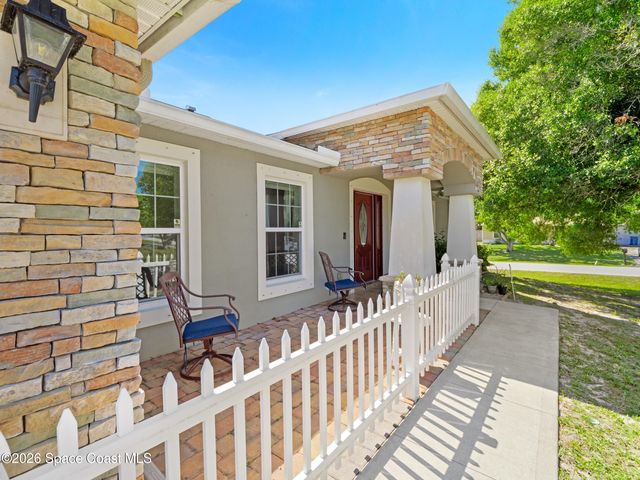 1201 Roslyn Avenue NW, Palm Bay, FL 32907