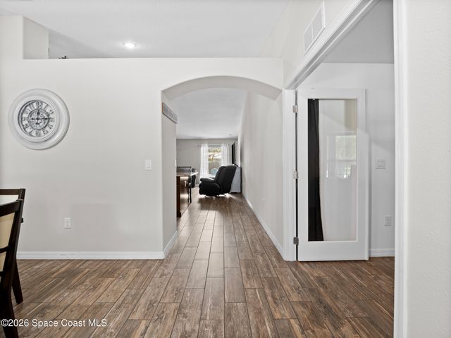 1201 Roslyn Avenue NW, Palm Bay, FL 32907