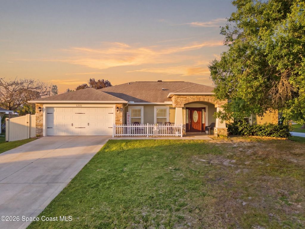 1201 Roslyn Avenue NW, Palm Bay, FL 32907