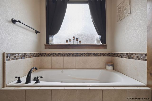 6512 CROSSBOW TRAIL, Cheyenne, WY 82001