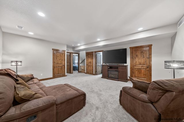6512 CROSSBOW TRAIL, Cheyenne, WY 82001