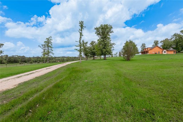 231 Dogwood Hill Trail, Groveton, TX 75845