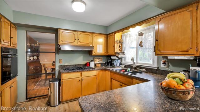 36762 Harwick Court, Clinton Township, MI 48035