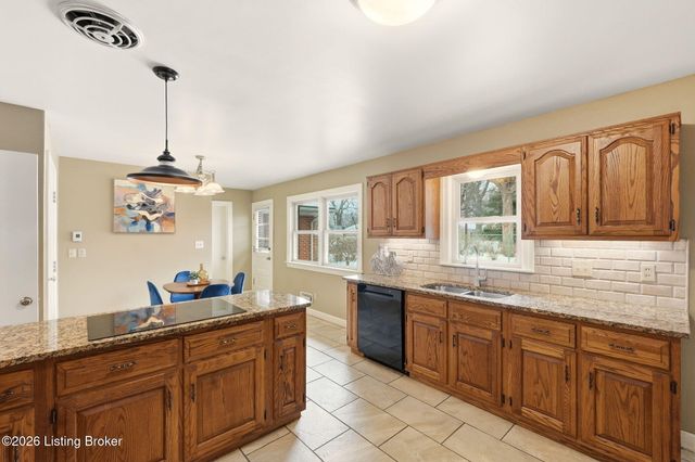 6312 Limewood Cir, Louisville, KY 40222