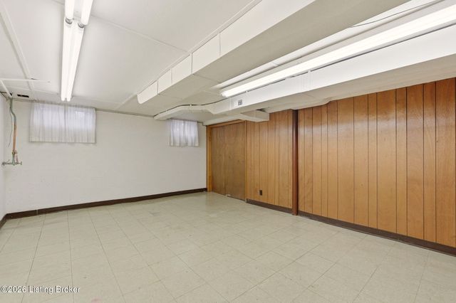 6312 Limewood Cir, Louisville, KY 40222