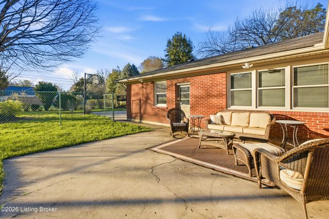 6312 Limewood Cir, Louisville, KY 40222