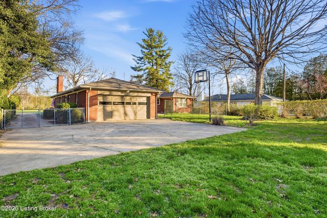 6312 Limewood Cir, Louisville, KY 40222