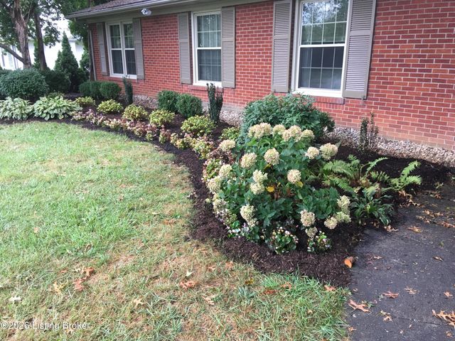 6312 Limewood Cir, Louisville, KY 40222