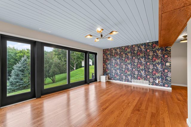 614 37th Street SW, Rochester, MN 55902