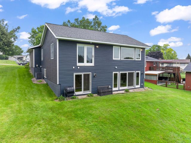 614 37th Street SW, Rochester, MN 55902