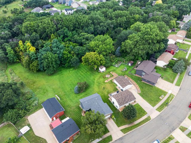 614 37th Street SW, Rochester, MN 55902