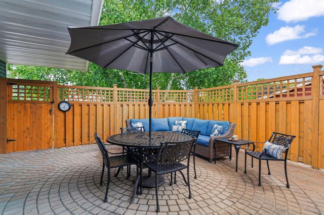 614 37th Street SW, Rochester, MN 55902