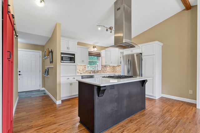 614 37th Street SW, Rochester, MN 55902