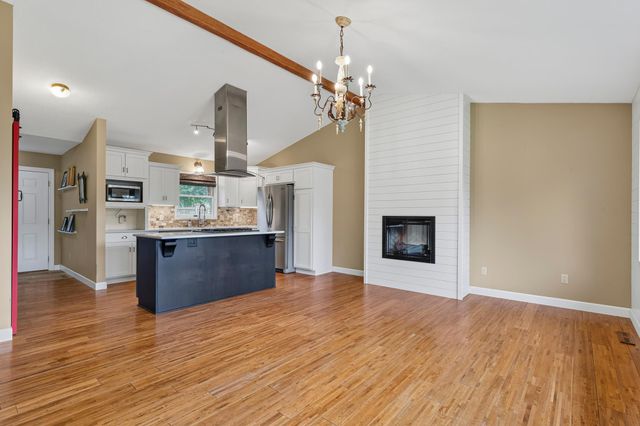 614 37th Street SW, Rochester, MN 55902