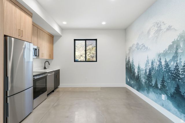 7571 S PROSPECTOR DR, Cottonwood Heights, UT 84121