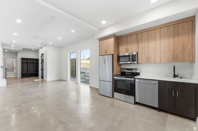 7571 S PROSPECTOR DR, Cottonwood Heights, UT 84121