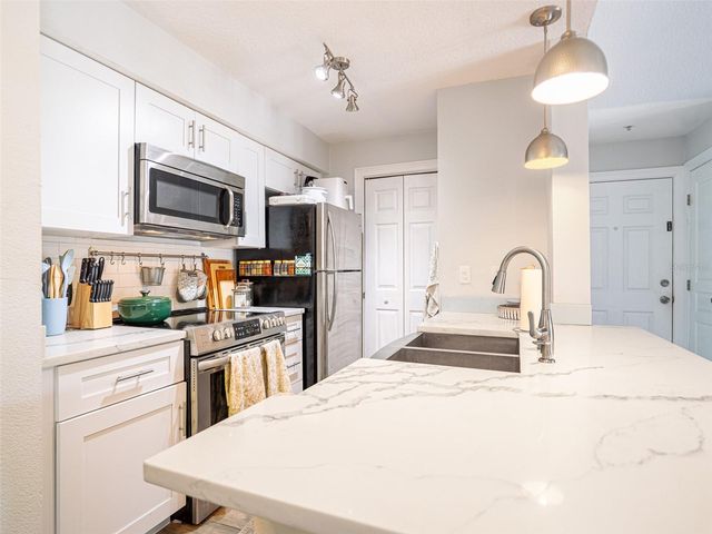 249 AFTON SQUARE 211, Altamonte Springs, FL 32714