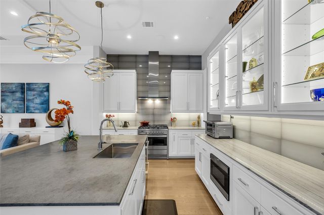 1527 Vermont Street, Houston, TX 77006