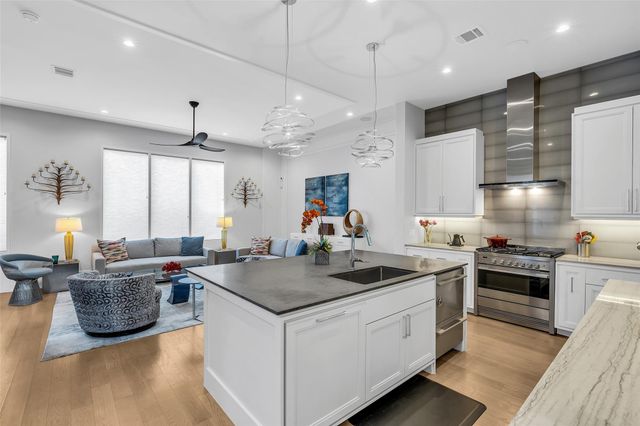 1527 Vermont Street, Houston, TX 77006