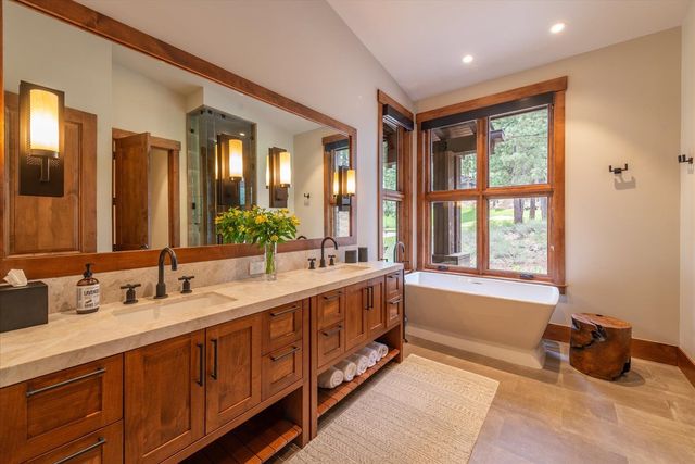 7705 Lahontan Drive, Truckee, CA 96161