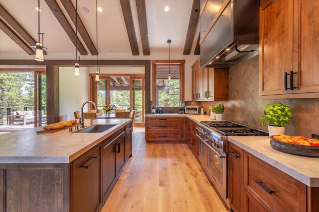 7705 Lahontan Drive, Truckee, CA 96161