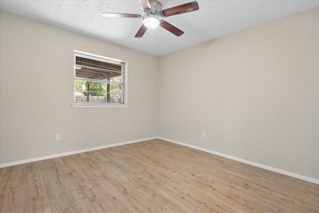 7409 Pinehurst Drive W, Fort Worth, TX 76134