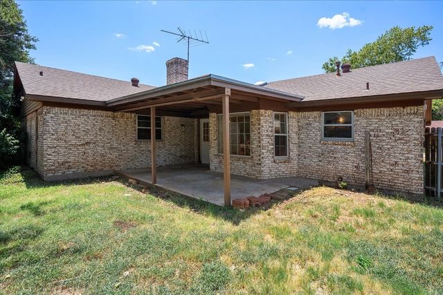 7409 Pinehurst Drive W, Fort Worth, TX 76134