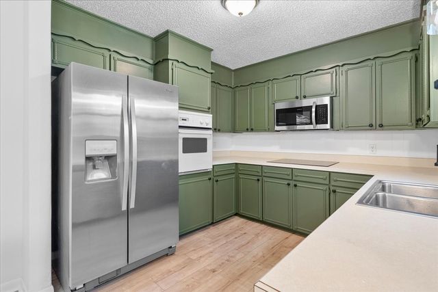 7409 Pinehurst Drive W, Fort Worth, TX 76134