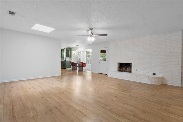7409 Pinehurst Drive W, Fort Worth, TX 76134