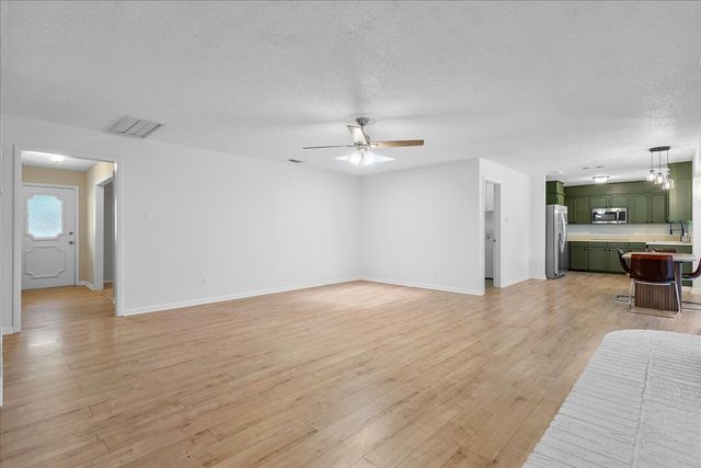 7409 Pinehurst Drive W, Fort Worth, TX 76134