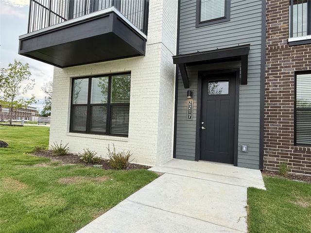 2217 Reserve Way Bldg 17-2217, Mansfield, TX 76063