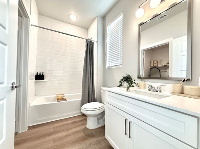 2217 Reserve Way Bldg 17-2217, Mansfield, TX 76063