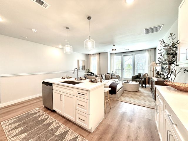 2217 Reserve Way Bldg 17-2217, Mansfield, TX 76063