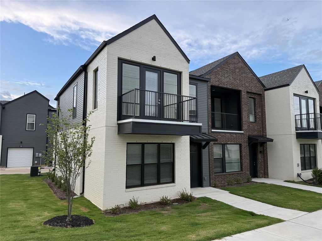 2217 Reserve Way Bldg 17-2217, Mansfield, TX 76063