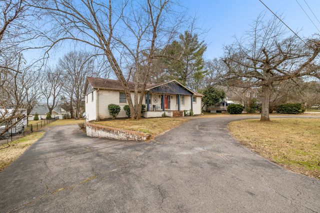 411 Campfire Dr, Murfreesboro, TN 37129