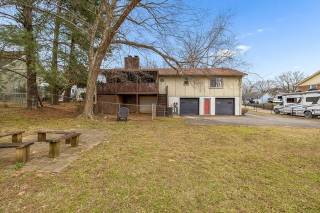 411 Campfire Dr, Murfreesboro, TN 37129