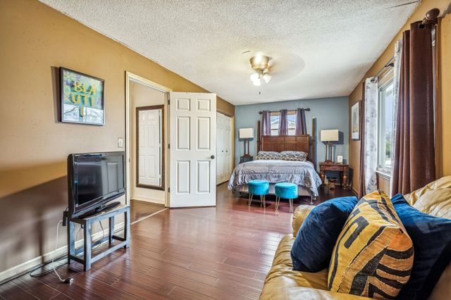 411 Campfire Dr, Murfreesboro, TN 37129