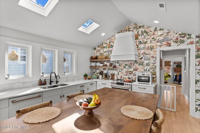 2008 Wolcott Avenue, Wilmington, NC 28403