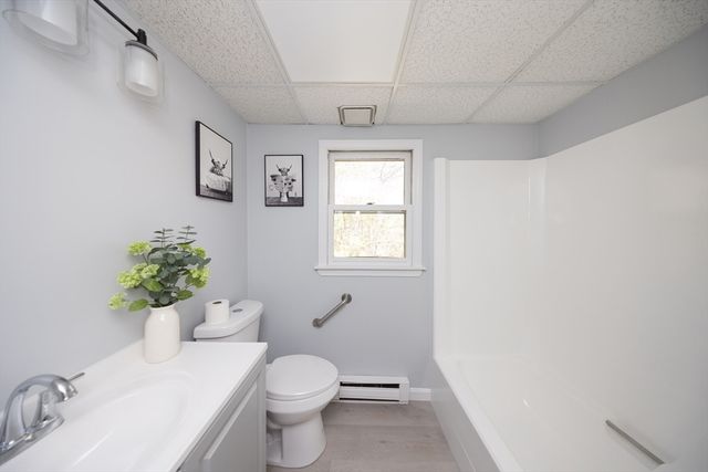 128 Wildwood Ave, Worcester, MA 01603