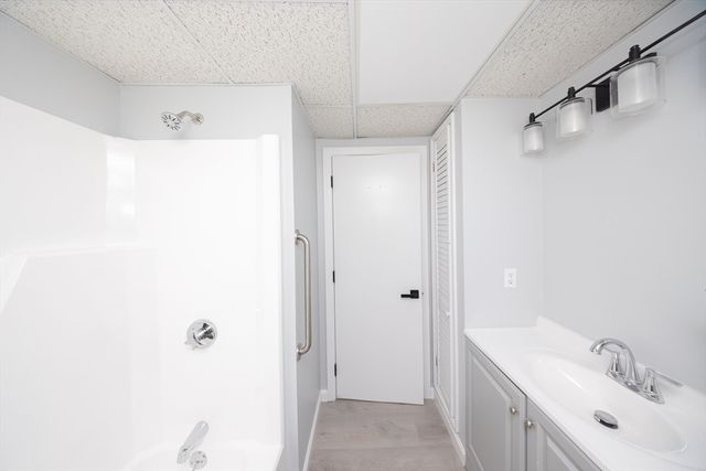 128 Wildwood Ave, Worcester, MA 01603